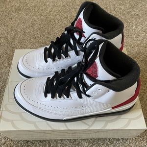 Nike Air Jordan Retro 2 - White, Red, Black 9.5 Shoe Size LIKE NEW